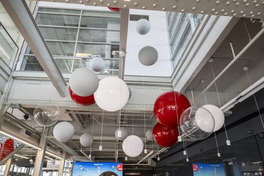 Innovación Acústica Sostenible en el Centro de Ciencias de Montreal