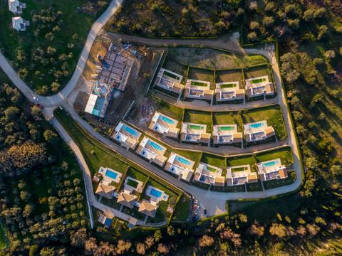 España tiene más de 1,3 millones de piscinas, pero solo el 10 % son públicas